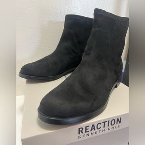 NIB Kenneth Cole Reaction Wind Bootie in black color.